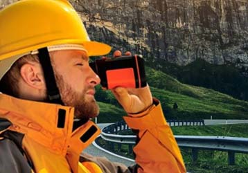 How does a laser rangefinder measure volume?