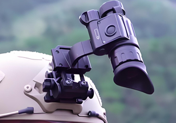 Helmet-mounted night vision device: the perfect partner for night operations