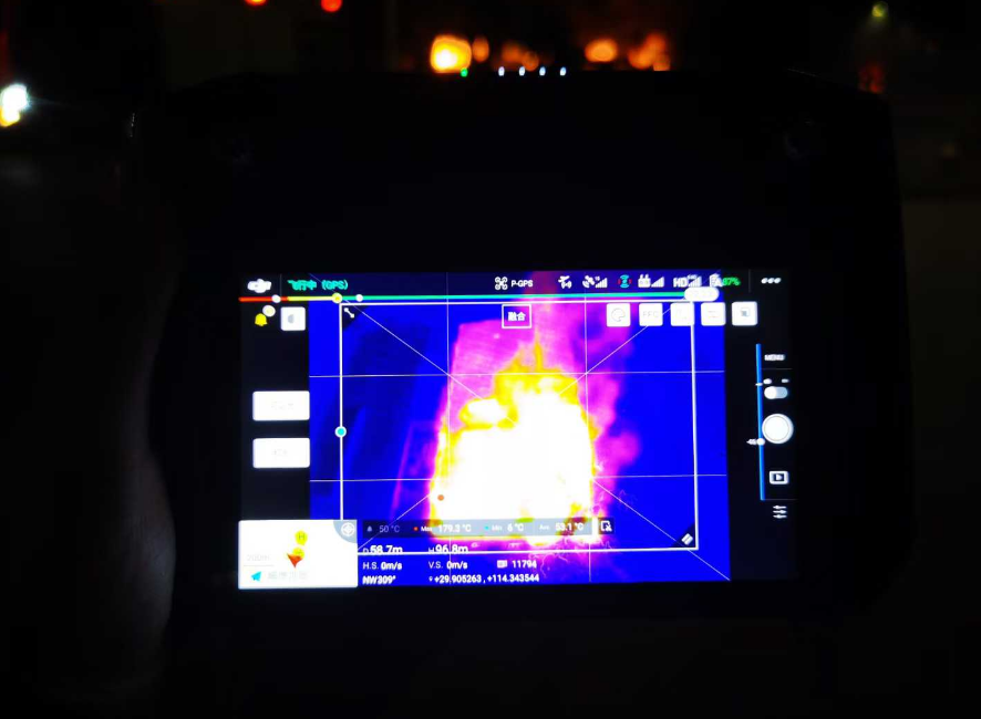 Infrared thermal imager is used for firefighting clothing material combustion temperature measurement and performance testing