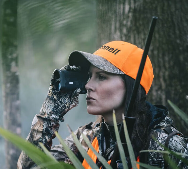 Long-distance binocular laser rangefinder helps you Long-distance binocular laser rangefinder helps you