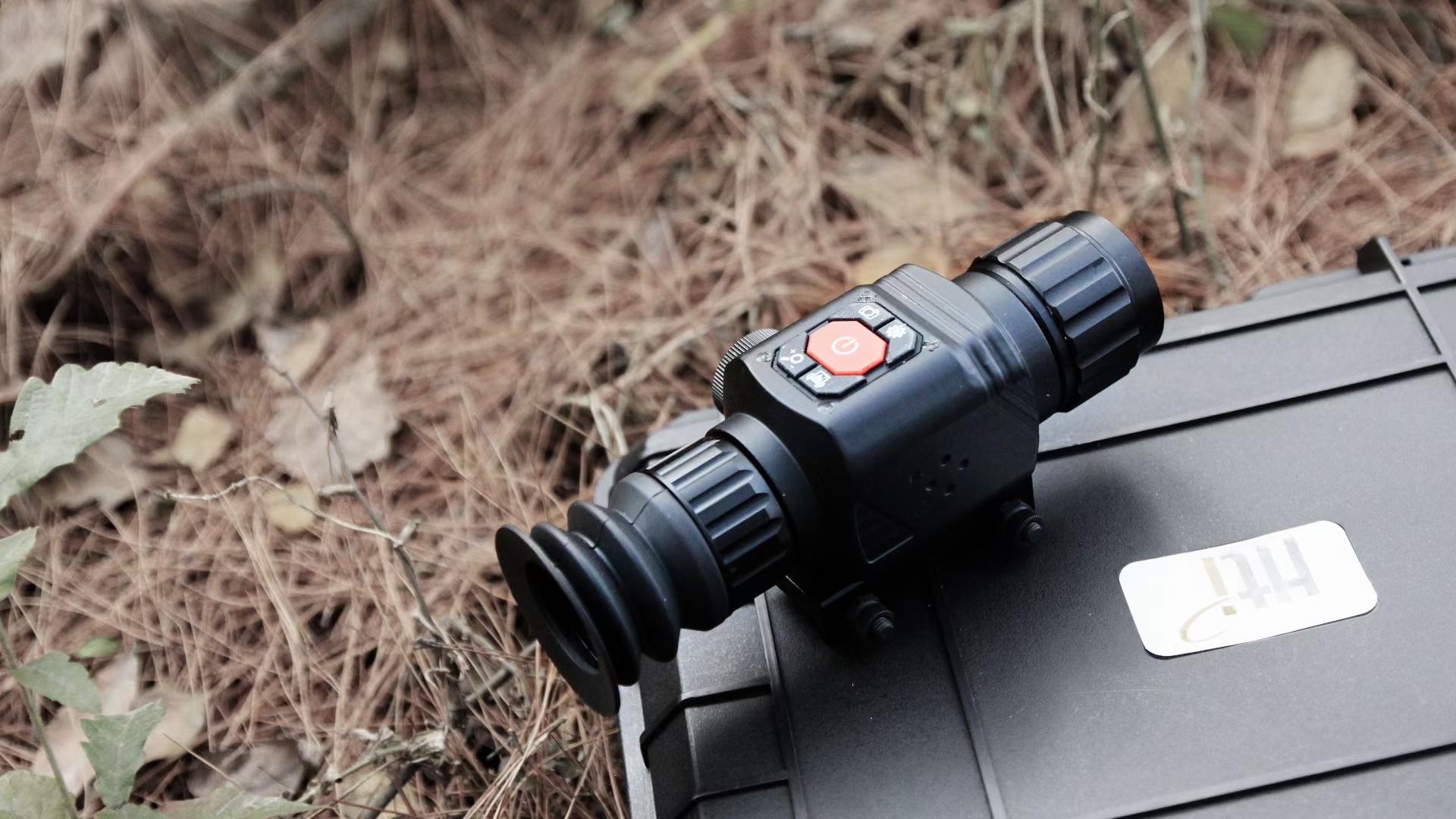 Thermal imaging scopes and infrared thermal imaging observation scopes: tools for precise observation(pic3)