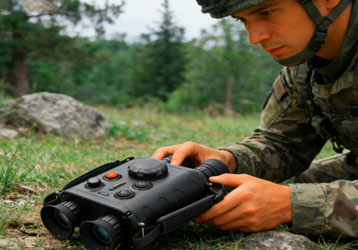 RE650 Handheld Tri-Spectrum Thermal Imaging Device for Surveillance and Night Vision