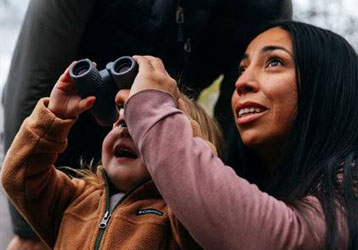 How to Choose Binoculars for Bird Watching: A Practical Guide to Clear and Comfortable Nature Observation